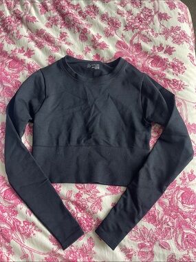 Aerie Black Cropped Long Sleeve Workout Top